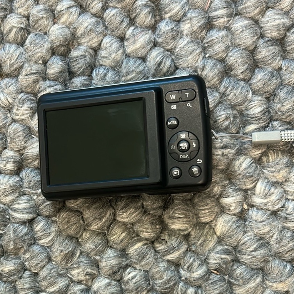 Panasonic Lumix DMC-LS5 Digital Camera - Picture 5 of 6